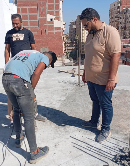 تنفيذ إزالة لسقف الدور السادس العلوى علي مساحه 180متر تقريباً بمنطقة حوض الحرم 